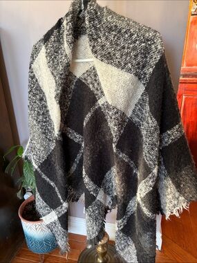 Kismet Black and Cream Patterned Cozy Wrap Scarf